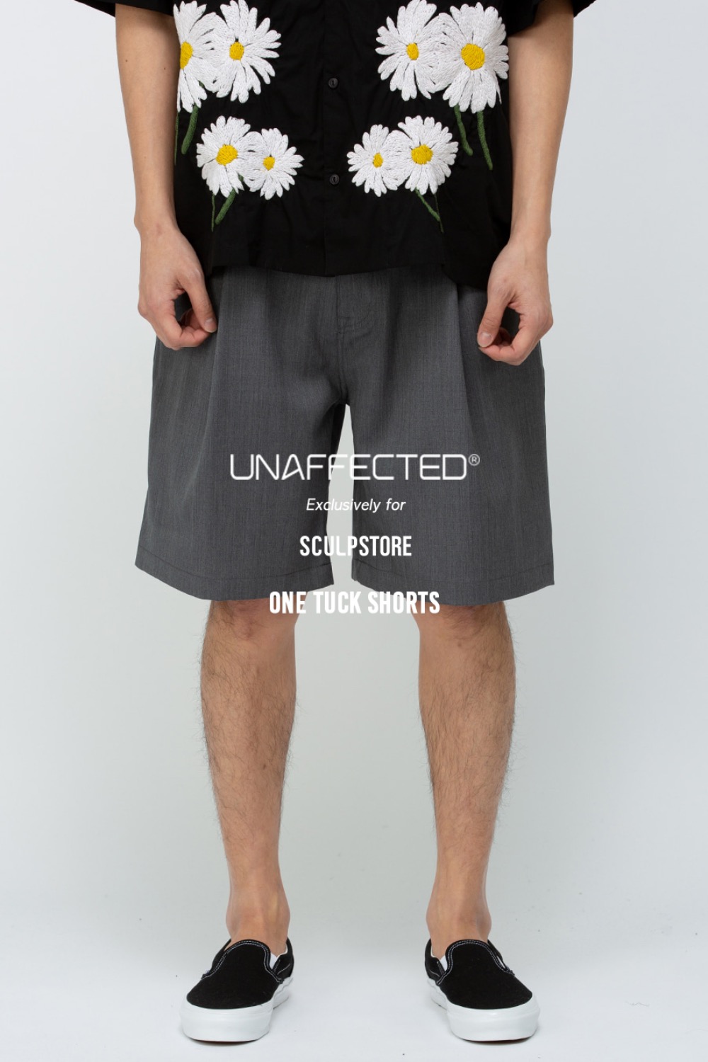 (EXCLUSIVE) ONE TUCK SHORTS