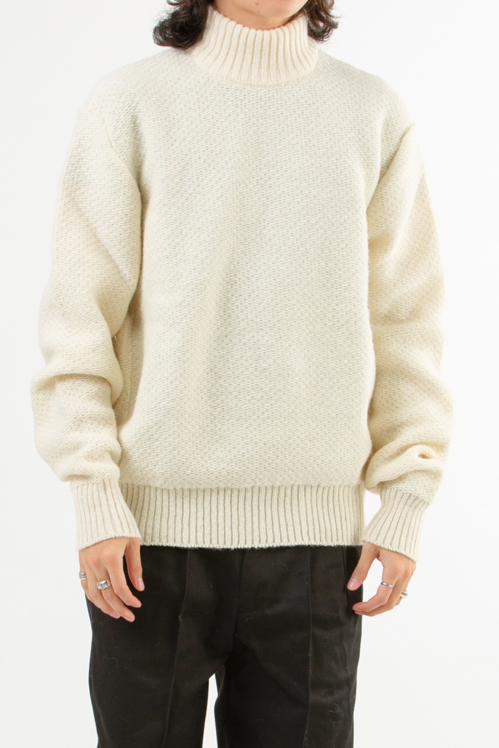 KNIT PULLOVER	- WHITE